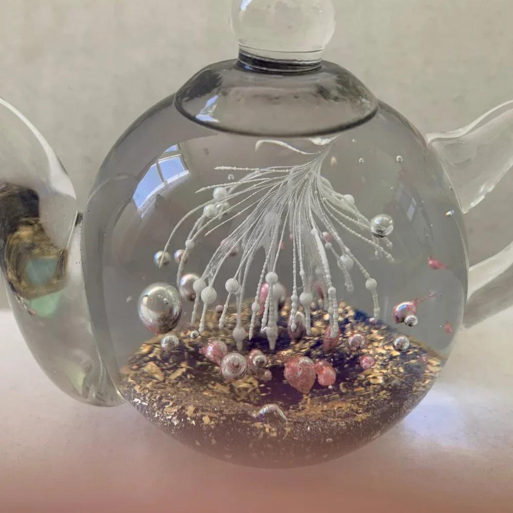 Teapod Paperweight Glass Dynasty Gallery Heirloom 4x3
